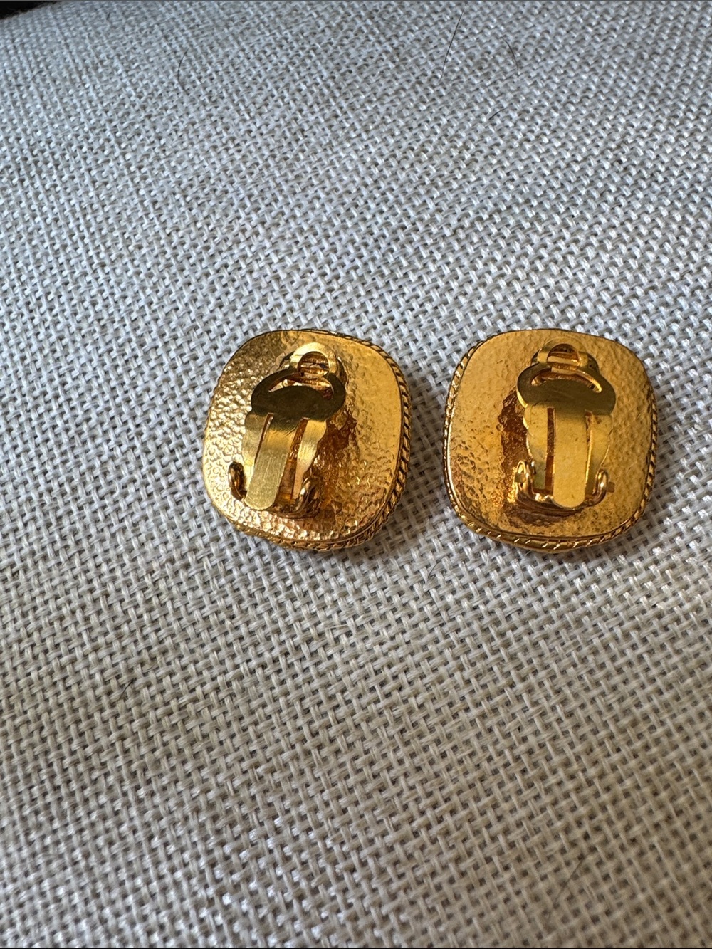 Authentic vintage 1993 Chanel Earrings w/Gripoix poured glass & gold border - Picture 14 of 16
